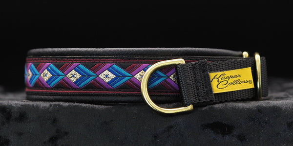 1 Inch Collar Gold and Burgundy Arrowhead on Black Web with Black Leather and Brass Hardware